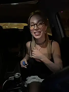 LisaMurr  live sex cam