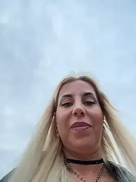 LisaMurr  live sex cam