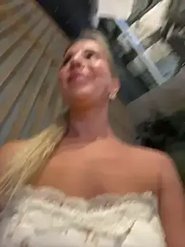 LisaMurr  live sex cam