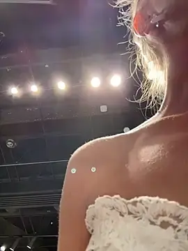 LisaMurr  live sex cam
