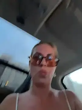 LisaMurr  live sex cam