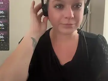 NaughtyWifeUK  live sex cam