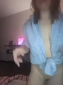 Prettywhitexxx  live sex cam