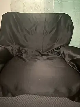 _foreigntitts  live sex cam