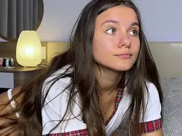 Chloemilka  live sex cam