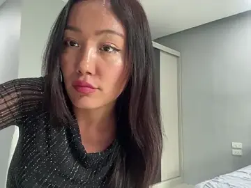 Adelinai  live sex cam