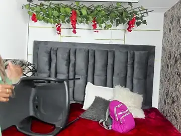Sara_Naugty  live sex cam