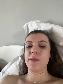 Bunnythetailor  live sex cam