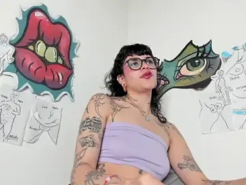 Trinitty  live sex cam