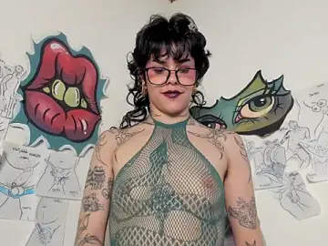 Trinitty  live sex cam