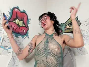 Trinitty  live sex cam