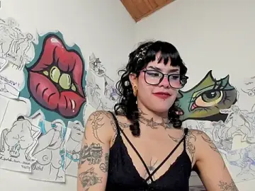 Trinitty  live sex cam