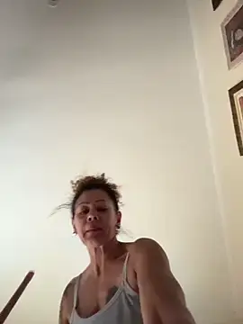 AdrienneLopes  live sex cam