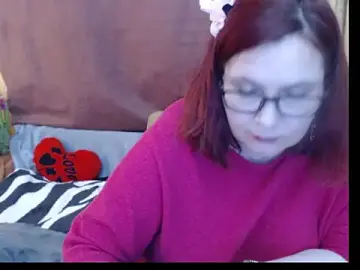 PlayfullMature  live sex cam