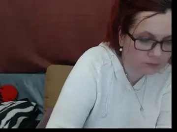 PlayfullMature  live sex cam