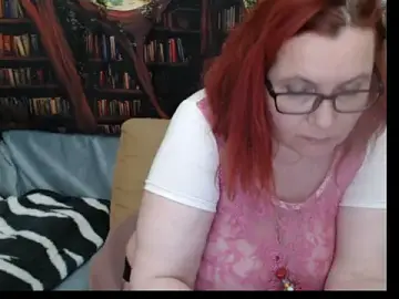 PlayfullMature  live sex cam