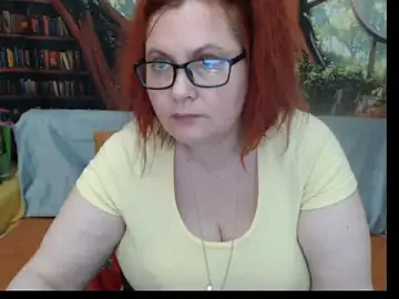 PlayfullMature  live sex cam