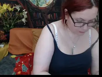 PlayfullMature  live sex cam