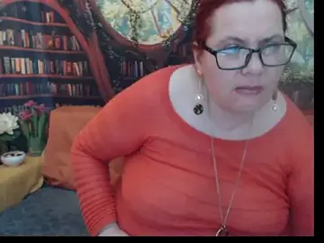PlayfullMature  live sex cam