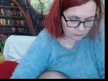 PlayfullMature  live sex cam
