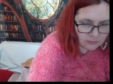 PlayfullMature  live sex cam