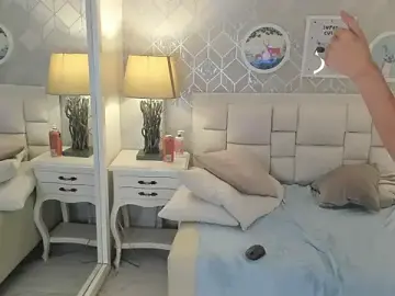 Kitty_iris_  live sex cam