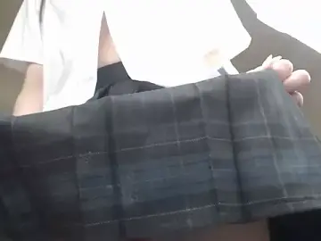 Non_18  live sex cam