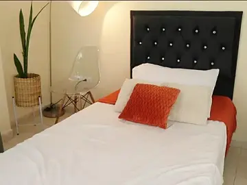 Paauly  live sex cam