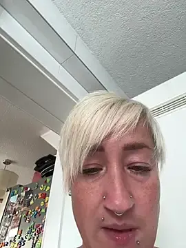 Bigboobiegirl90  live sex cam