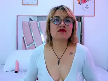 DariaLuca  live sex cam