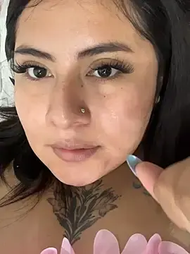 Edalyn29  live sex cam