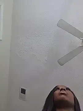 Chocolatefantasyxxox  live sex cam