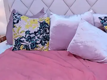 Dulcesnoww  live sex cam