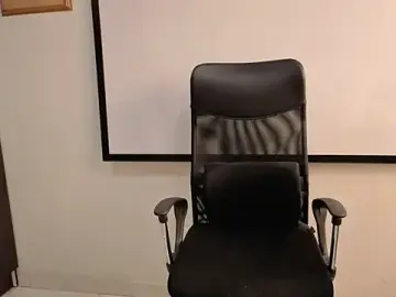 Happy_tits  live sex cam