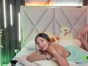 Happy_tits  live sex cam