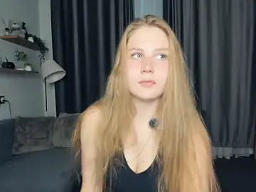 SaritaTines  live sex cam