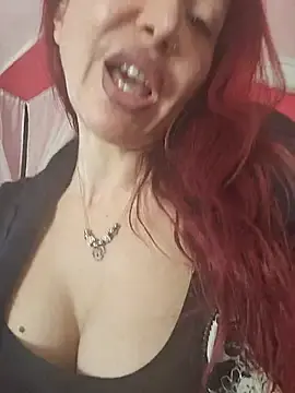 Carolina_red  live sex cam