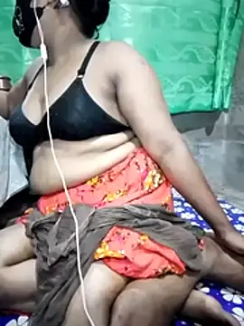 Mistompa24  live sex cam