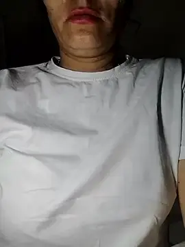 Nergiz2135  live sex cam