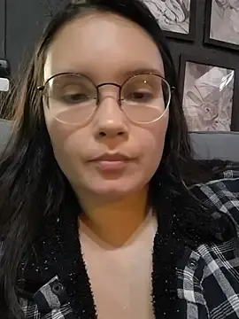 Gatinhaagaucha  live sex cam