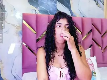 Hotiergirl  live sex cam