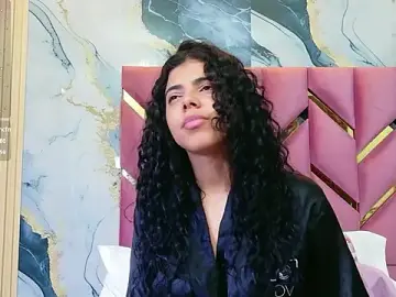 Hotiergirl  live sex cam