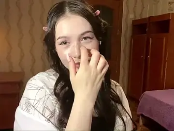 Lil_LYA_23  live sex cam