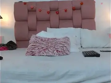 Keilafoxx18  live sex cam