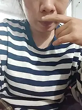 Ninakey999  live sex cam