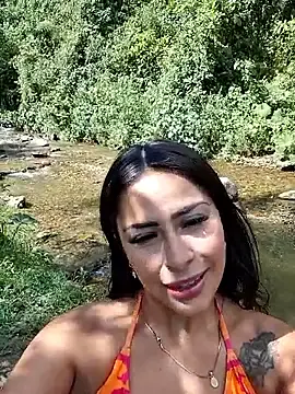 Mhia_bossh  live sex cam