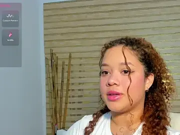 Zulyjones  live sex cam