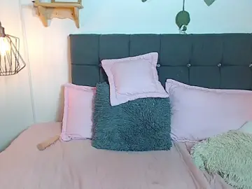 Emma_hassani  live sex cam