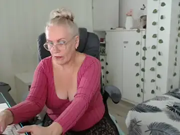 Ghertrude52  live sex cam