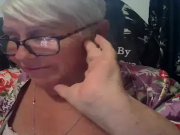 Playful_MILF_Demi  live sex cam